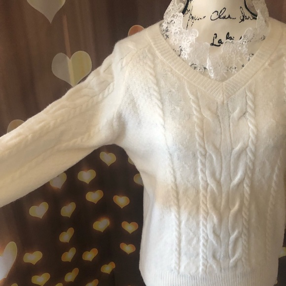Floral Lace sweater cable knit creamy white long sleeve - Picture 4 of 5